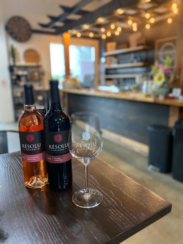 Résolu Cellars – Craft Wine Bar + Production